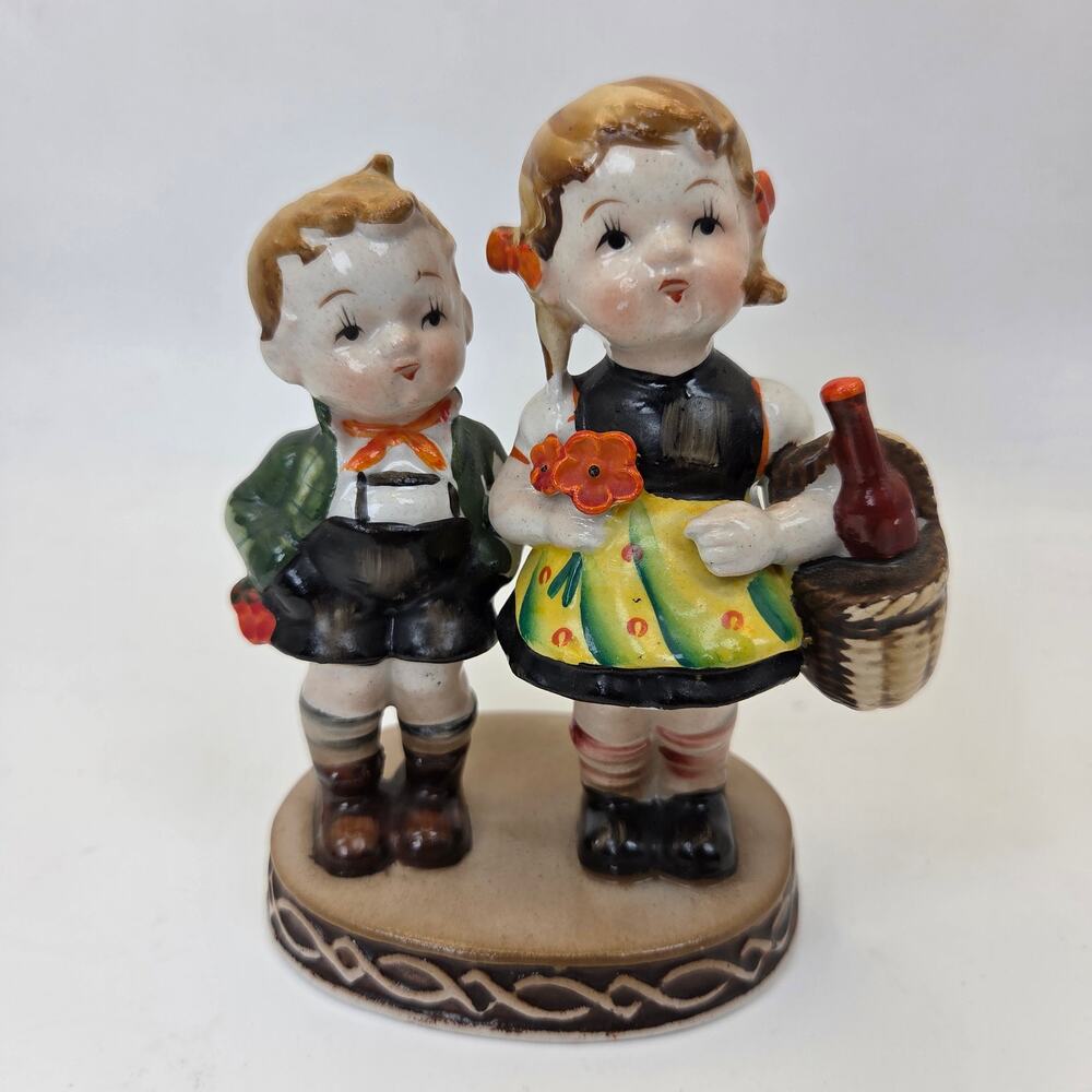 Occupied Japan Boy Girl Couple Figurine Hand Painted Porcelain 4.5in Vintage